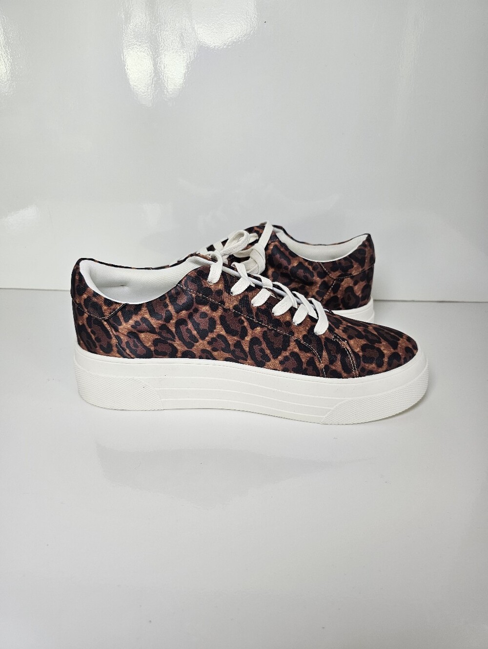 Jessica Simpson Leopard Print Platform Sneakers NWOB Women's Size 9.5 - Picture 8 of 10
